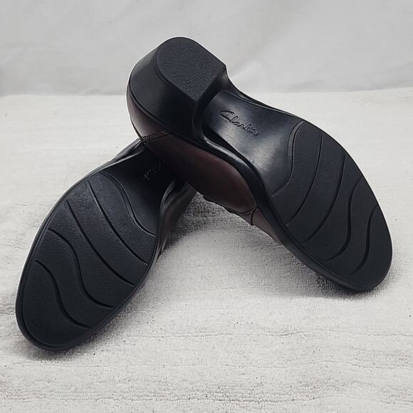 CLARKS BANDABLES BROWN HEELED LOAFERS BOOTIES LEATHER LADIES 8.5 GUC BROWN - Picture 15 of 16